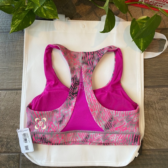 Lululemon SEAWHEEZE 2021 Invigorate Bra *Medium Support B/C Cups - Picture 7 of 7